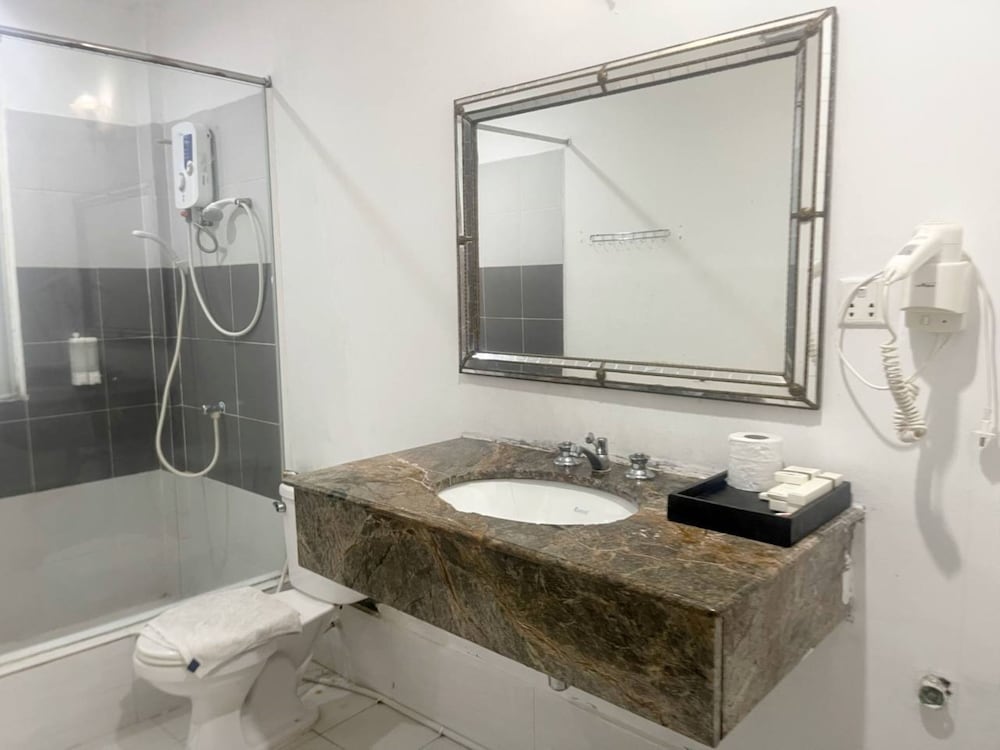 Best Central Point Hotel 69/72