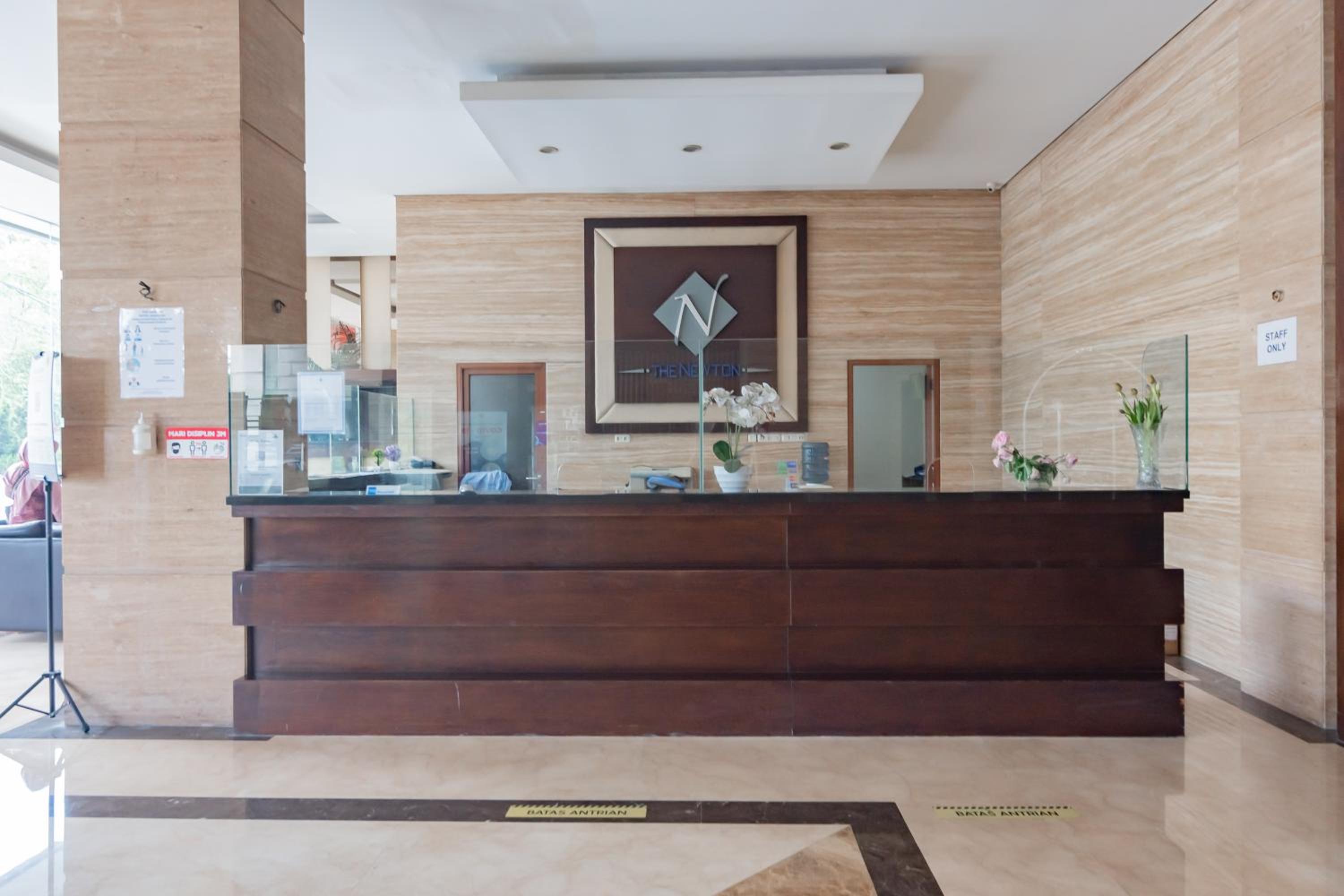 Urbanview Hotel Newton Riau Bandung 5/55