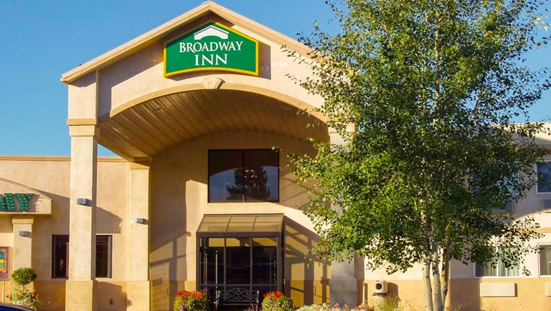 Broadway Inn Conference Center 4/52
