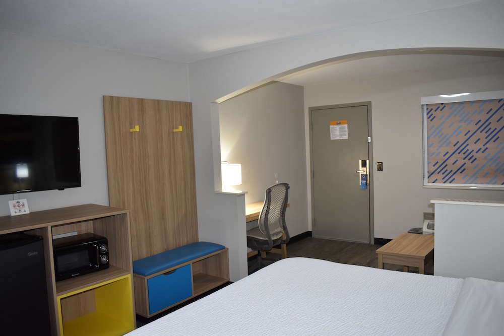Days Inn by Wyndham North Little Rock/ Maumelle 14/56