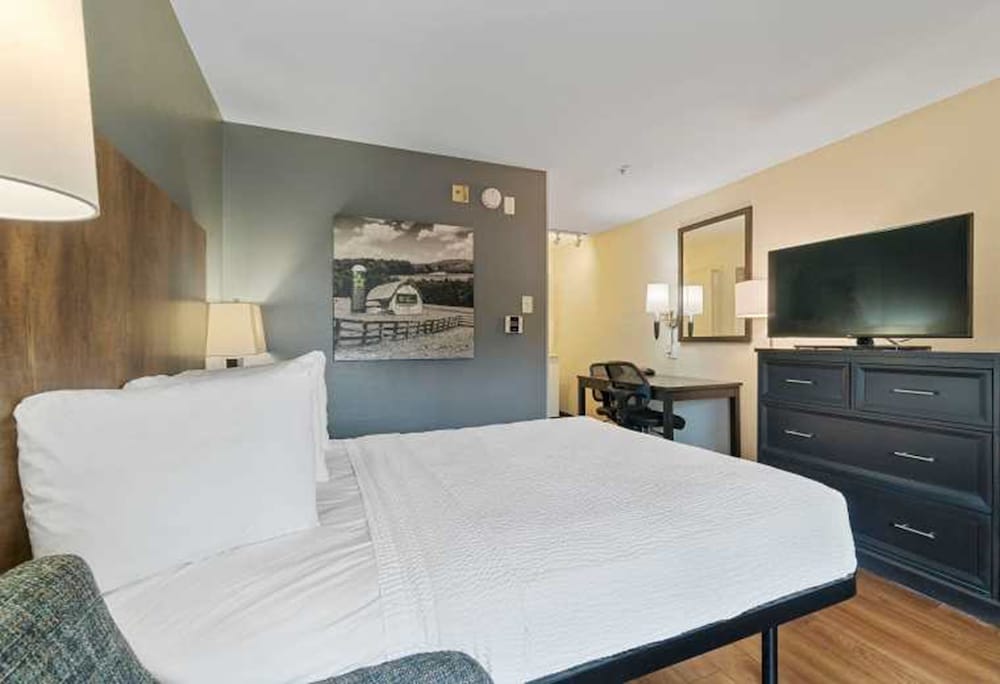 Extended Stay America Suites San Francisco San Mateo SFO 13/55