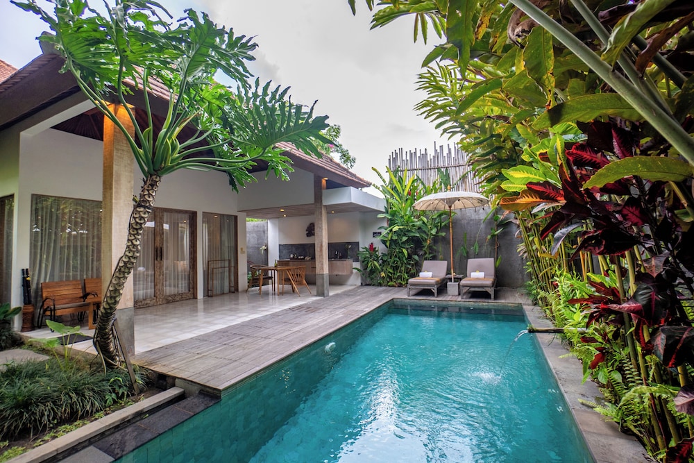 Purana Boutique Resort 69/76