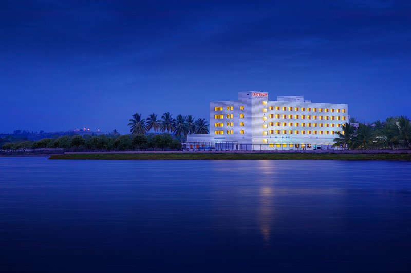 THE GATEWAY HOTEL LAKESIDE, HUBLI 3/17