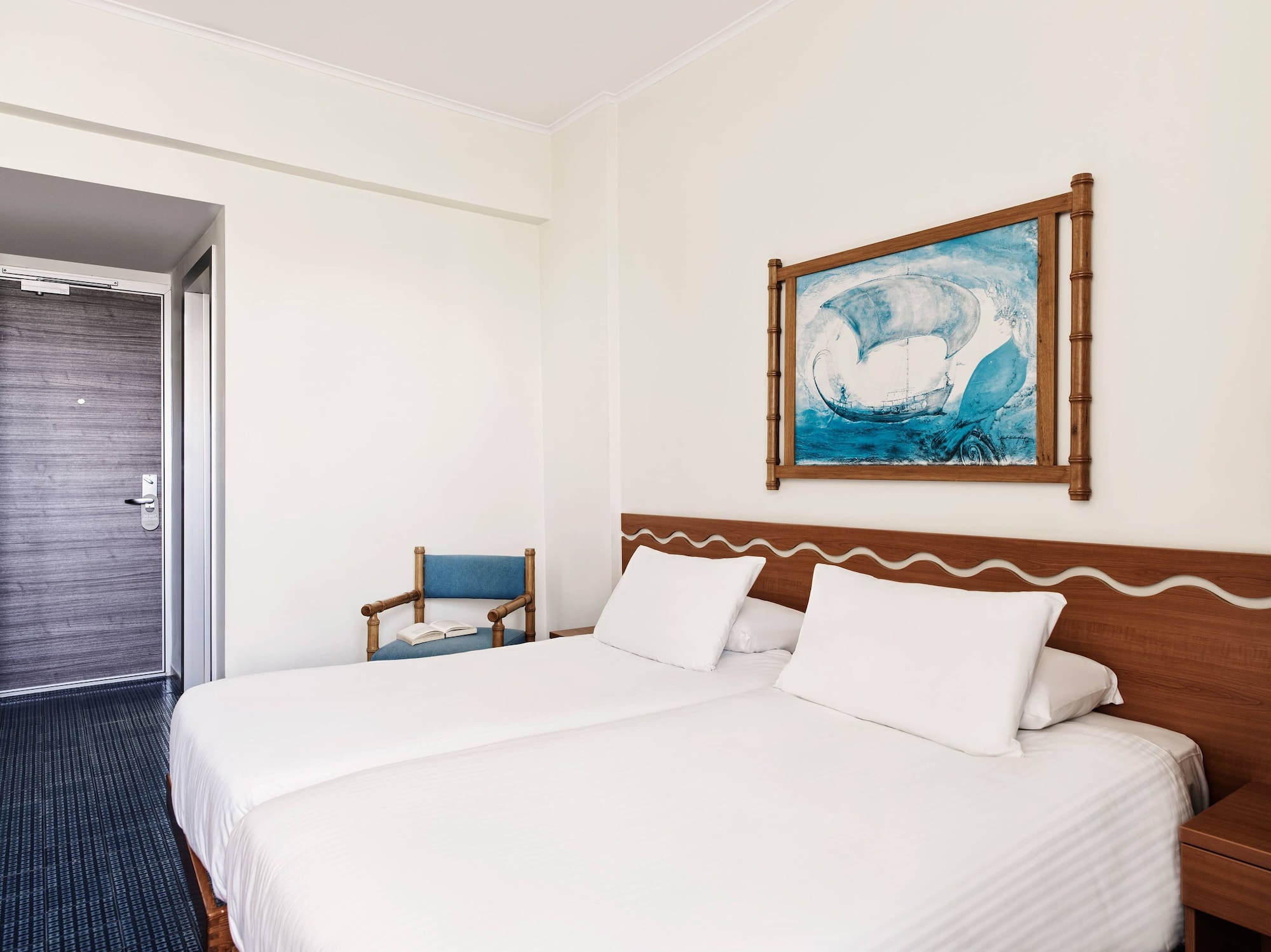 ROOM, SINGLE