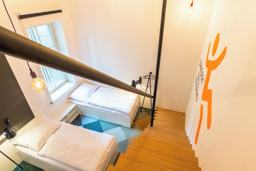 MIXED DORM