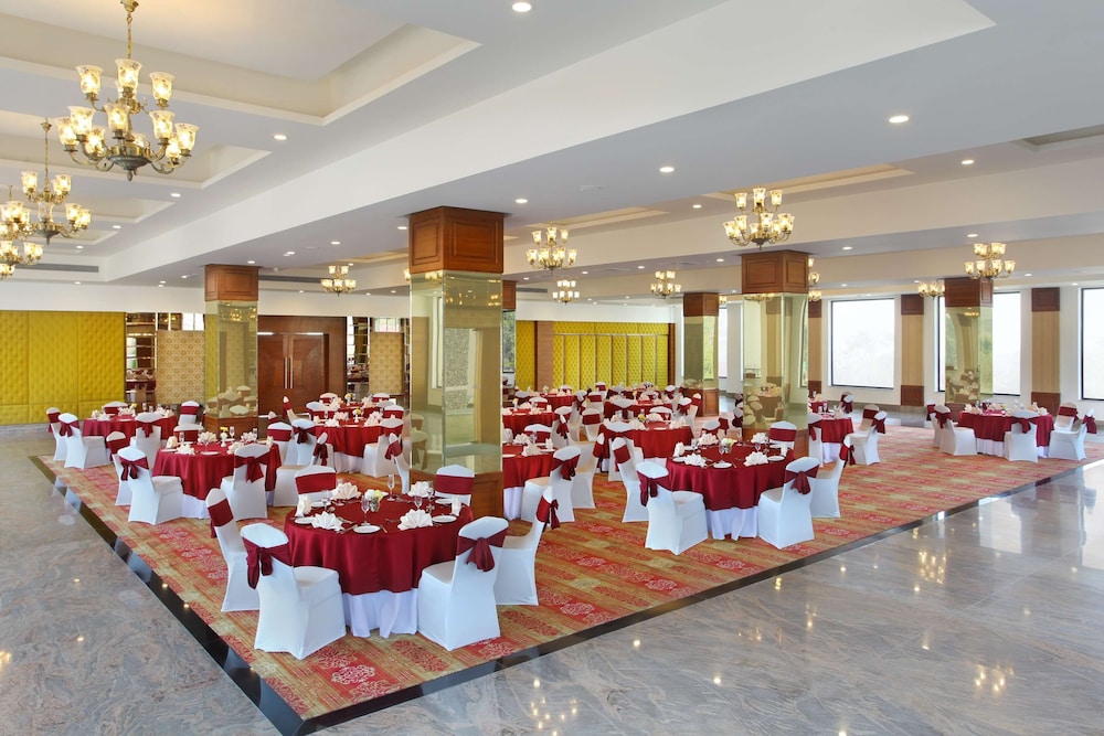 Rs Sarovar Portico 40/59