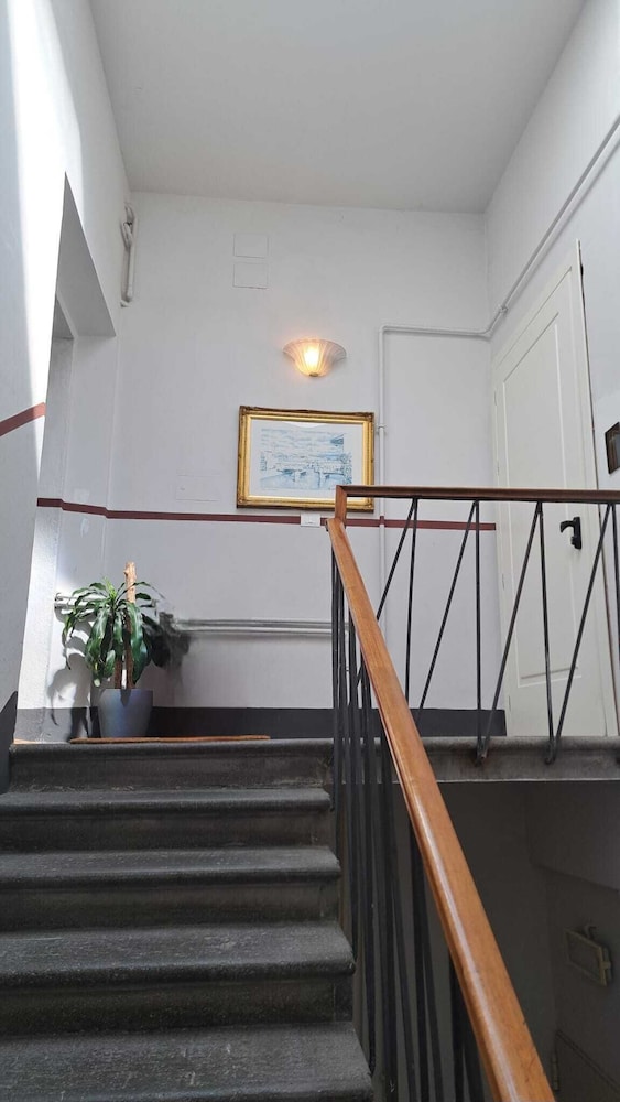 Flom Boutique Hotel 33/50