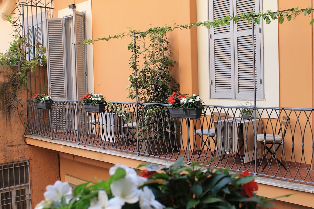 504 CORSO SUITES 4/76