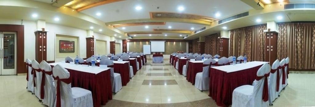 Nayak Beach Resort 25/27