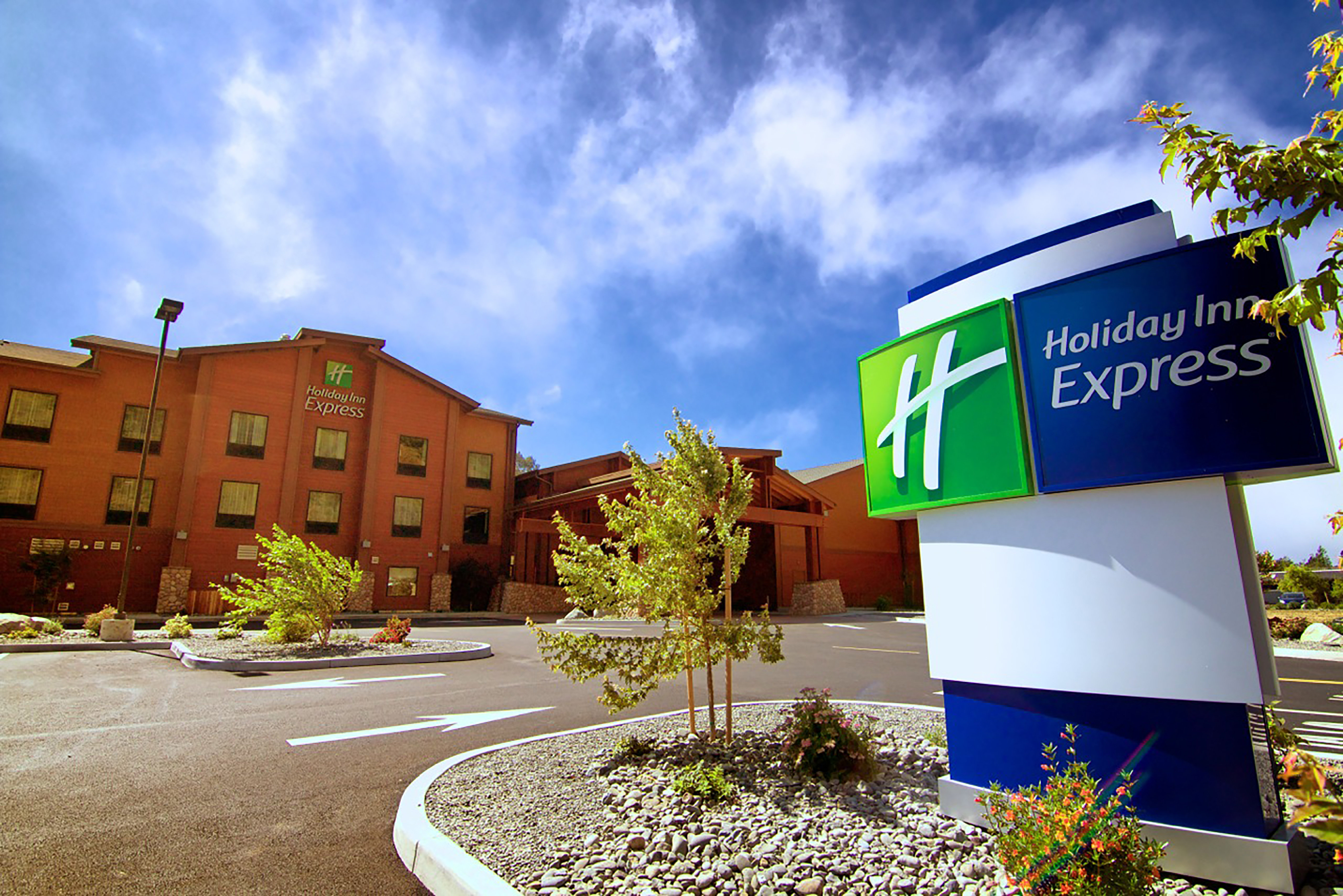 Holiday Inn Express Klamath - Redwood Ntl Pk Area 7/68