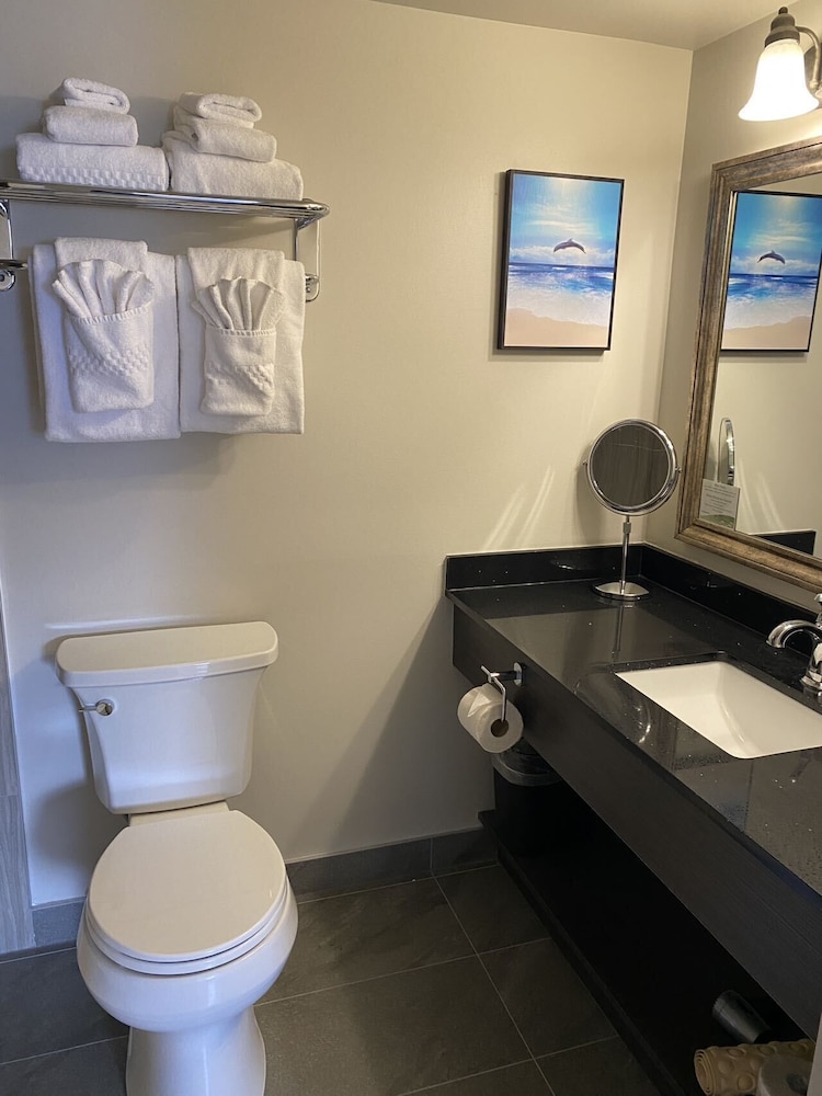 Oceanfront Suites At Cowichan Bay 63/63
