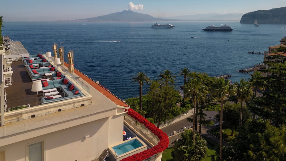 Hotel Continental Sorrento 68/73