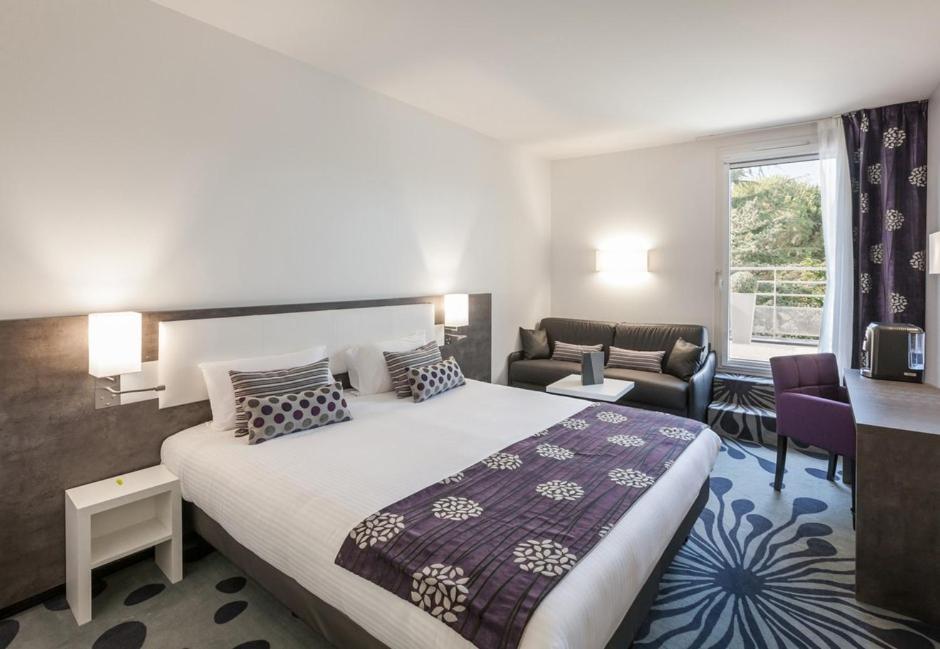 AU COMTÉ D'ORNON HOTEL & SPA 6/23