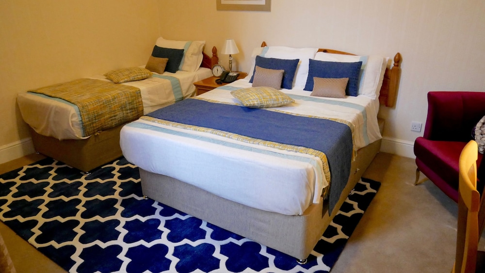 ROOM, DOUBLE BED