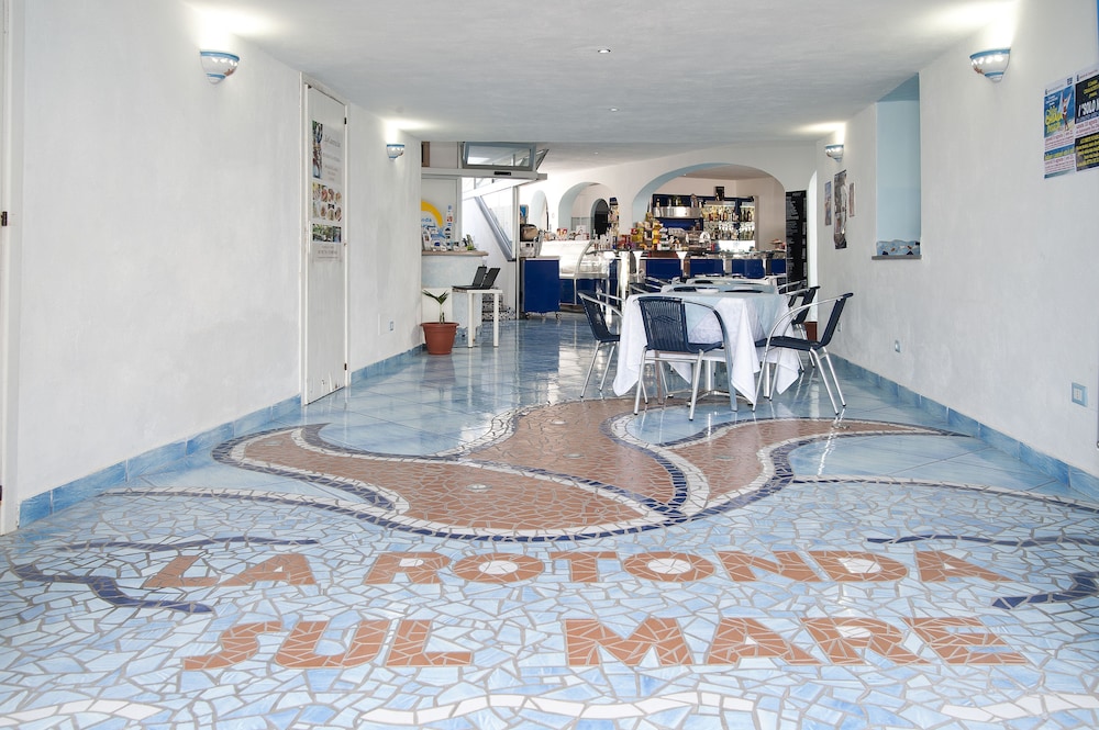 La Rotonda Sul Mare 20/50