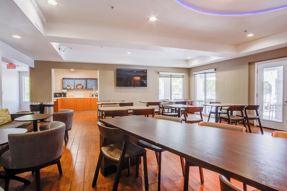 Country Inn & Suites by Radisson, Savannah Southside 56/67