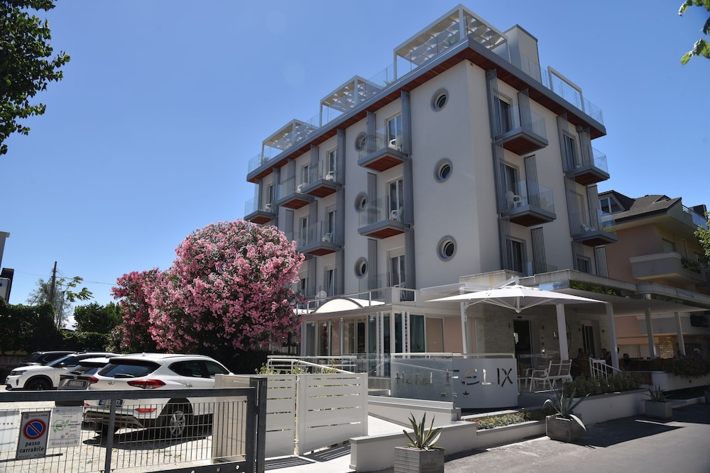Hotel Felix 7/50