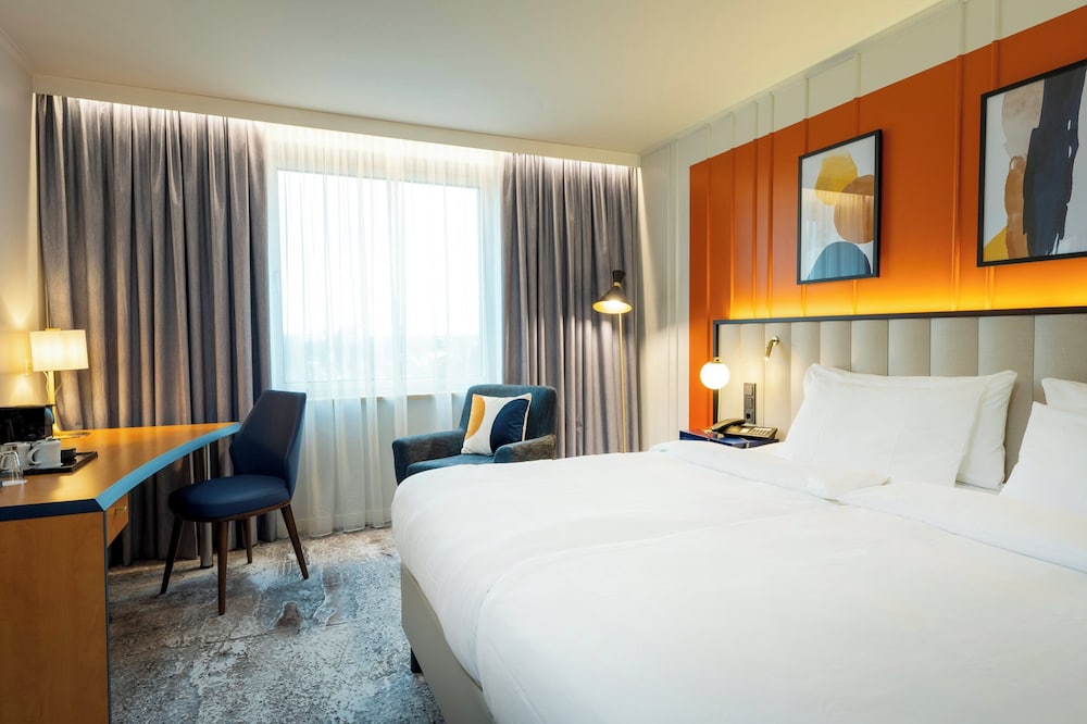 Standard, Twin Beds, Courtyard View