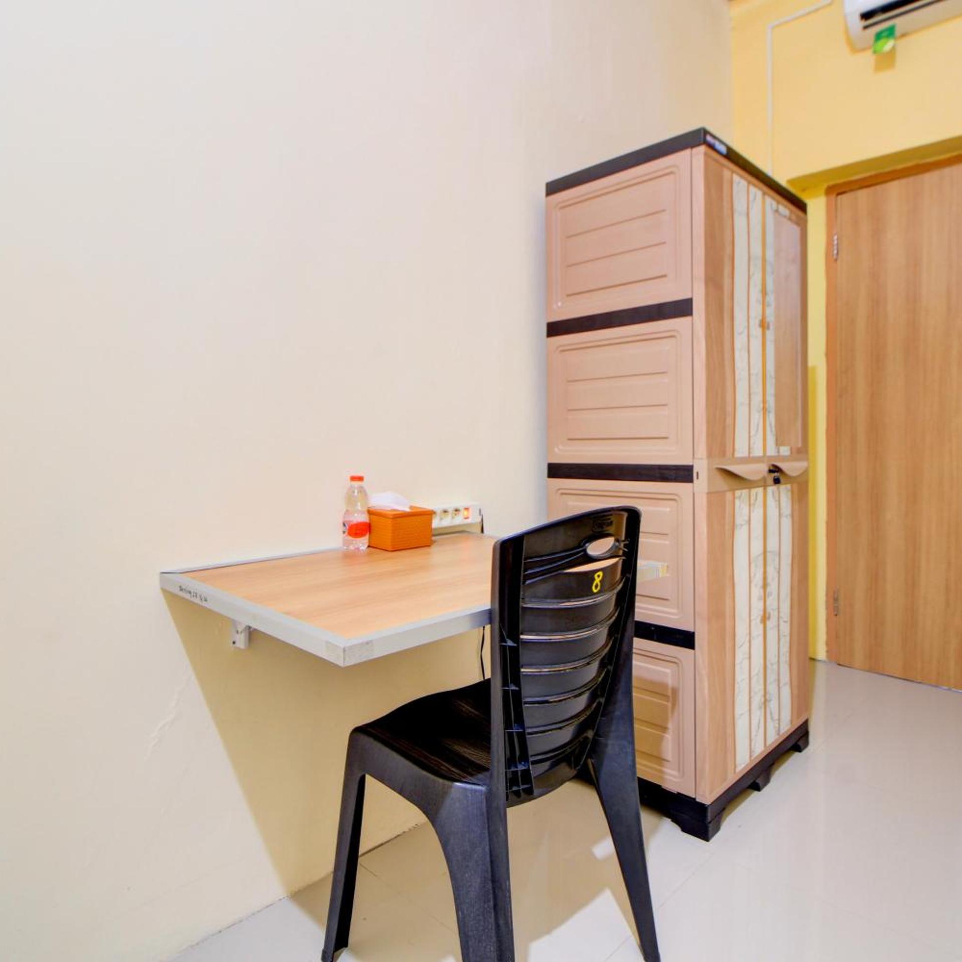 Hotel O Alun-Alun Purwokerto Near Gor Satria Purwokerto Formerly Guest House Blessing 29/32