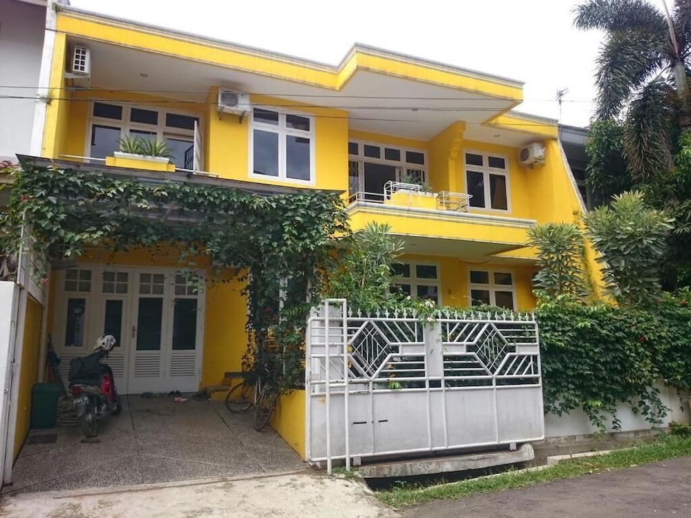 Cendana Mulia Hostel 1/20