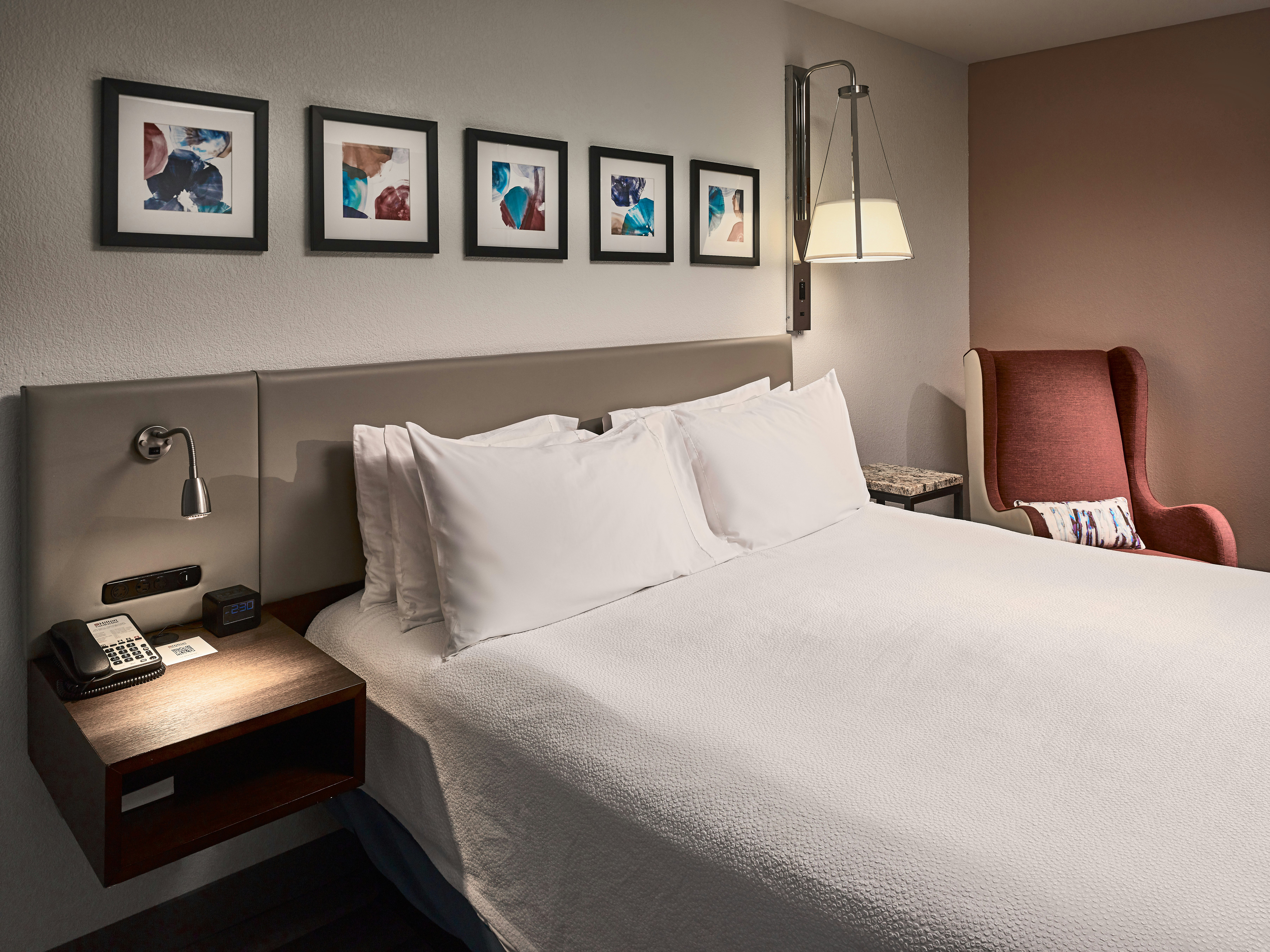 SUITE, KING BED, BALCONY, ACCESSIBLE