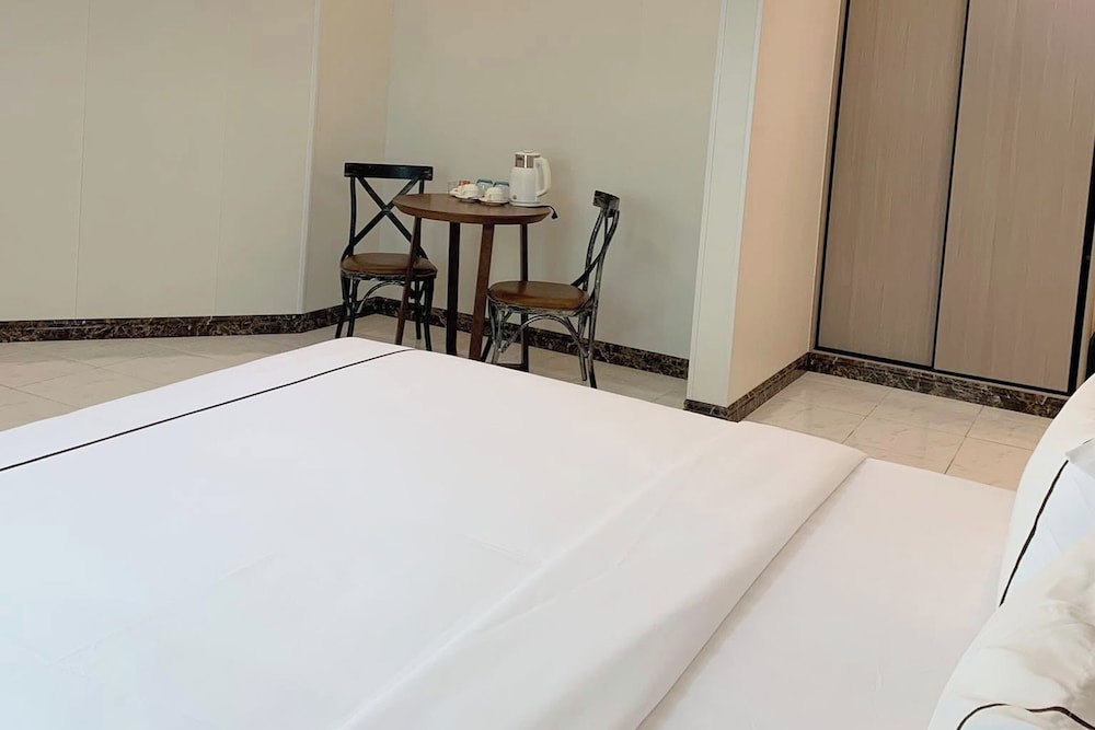 Sunday Hostel 28/42
