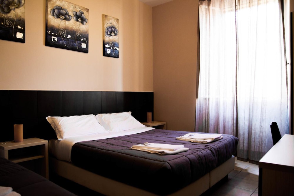 Mosaic Guest House 11/53