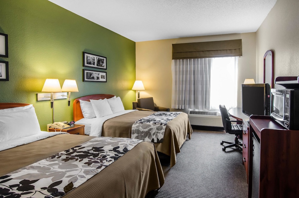 Sleep Inn & Suites Danville Hwy 58 16/35