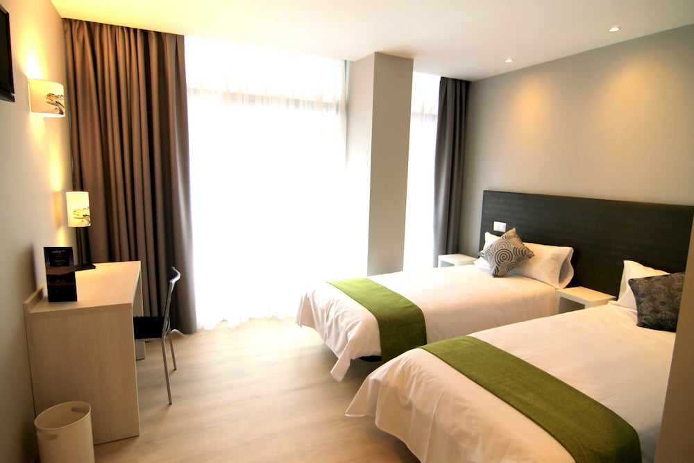 Hostal Aslyp 114 18/51
