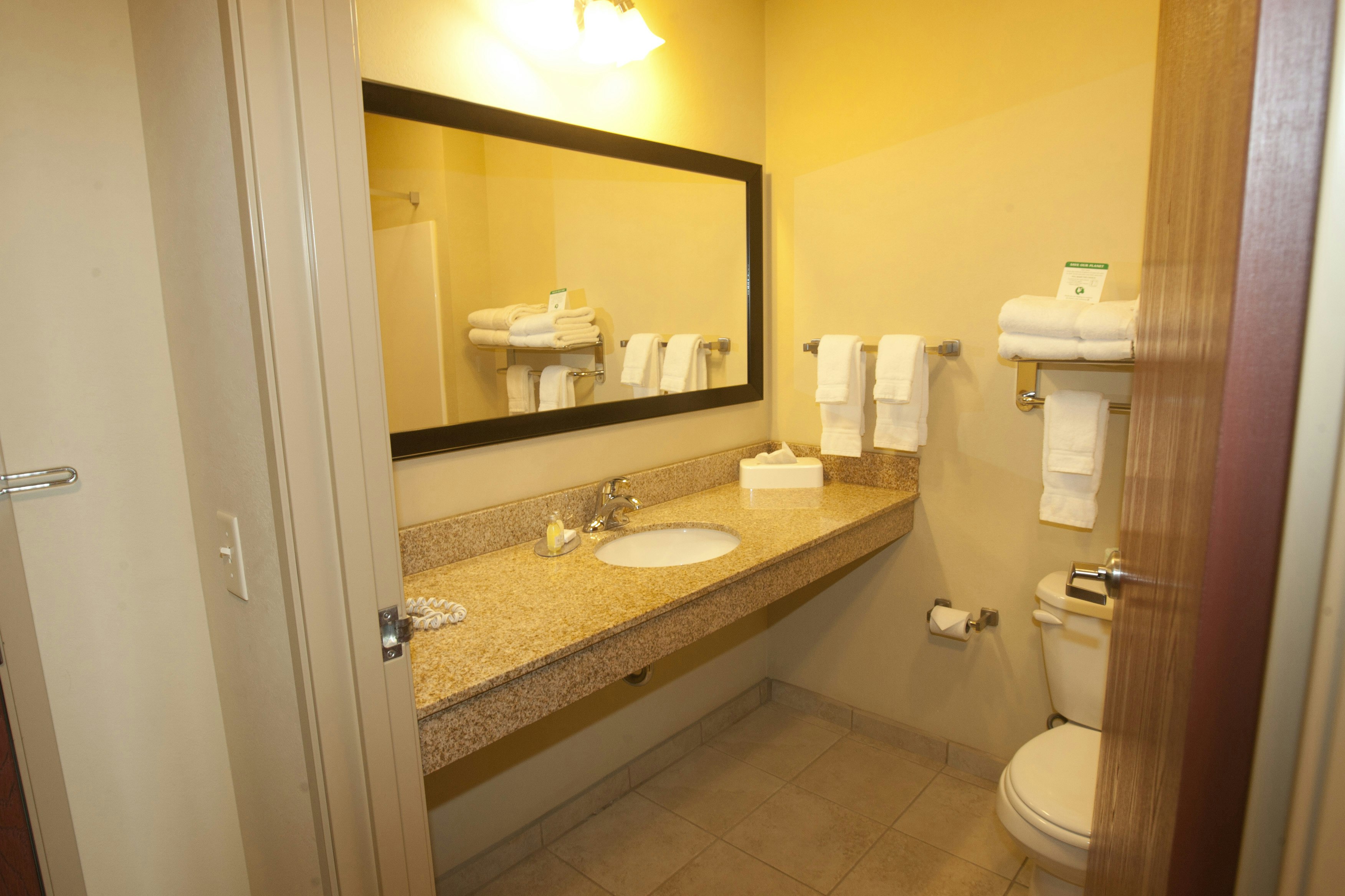 Cobblestone Inn and Suites Langdon 23/24