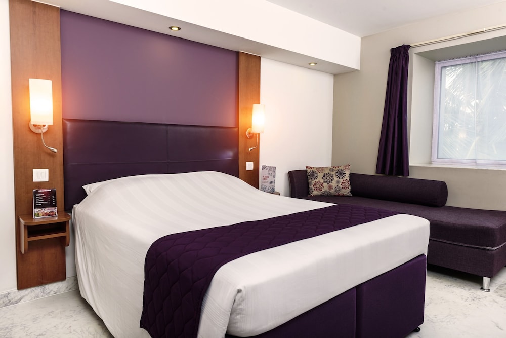 CASPIA HOTEL NEW DELHI SHALIMAR BAGH 20/67