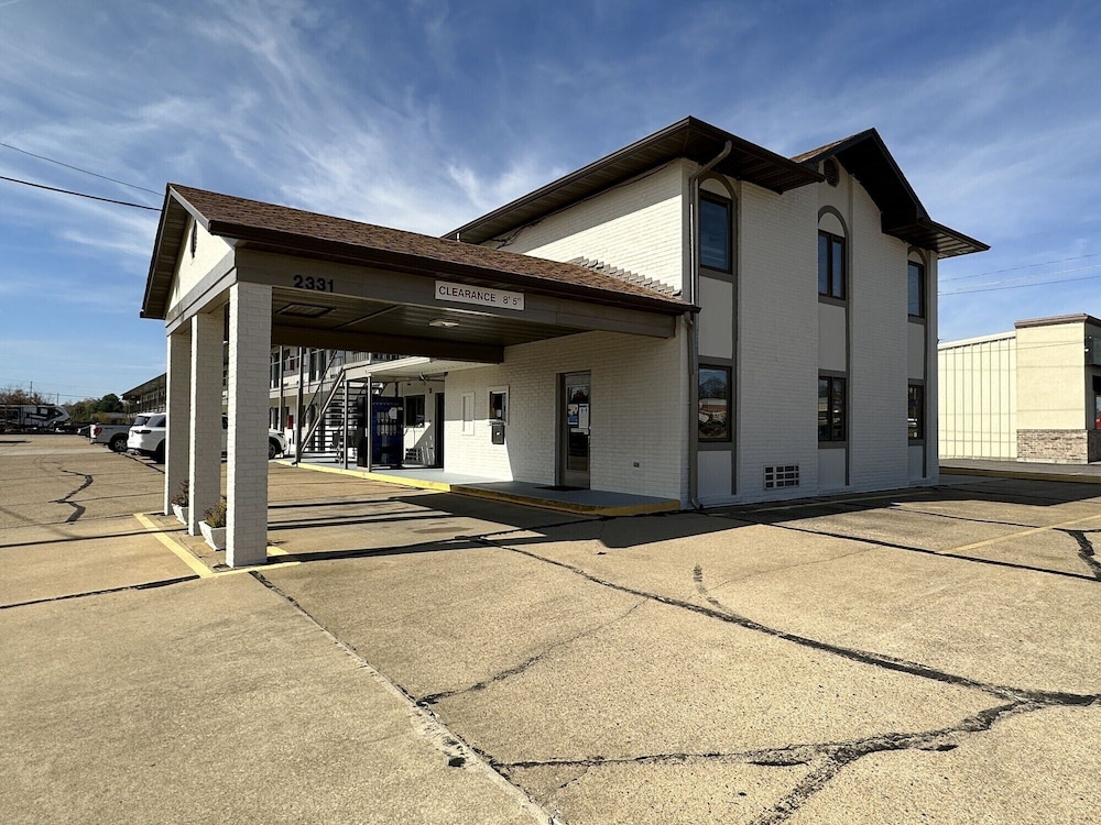 Motel6 Dyersburg, TN 38/50