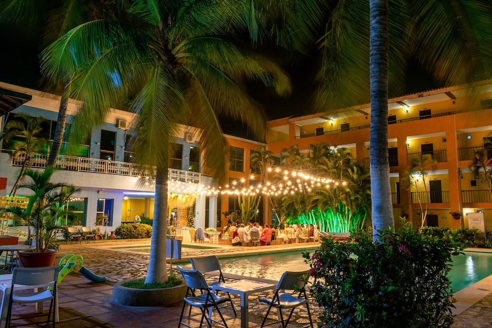 Palmarena Plaza Hotel 45/49