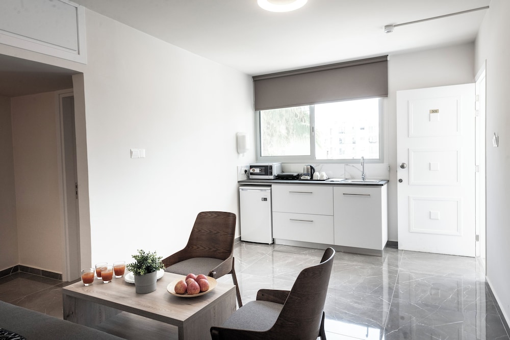 Blazer Residence 6/56