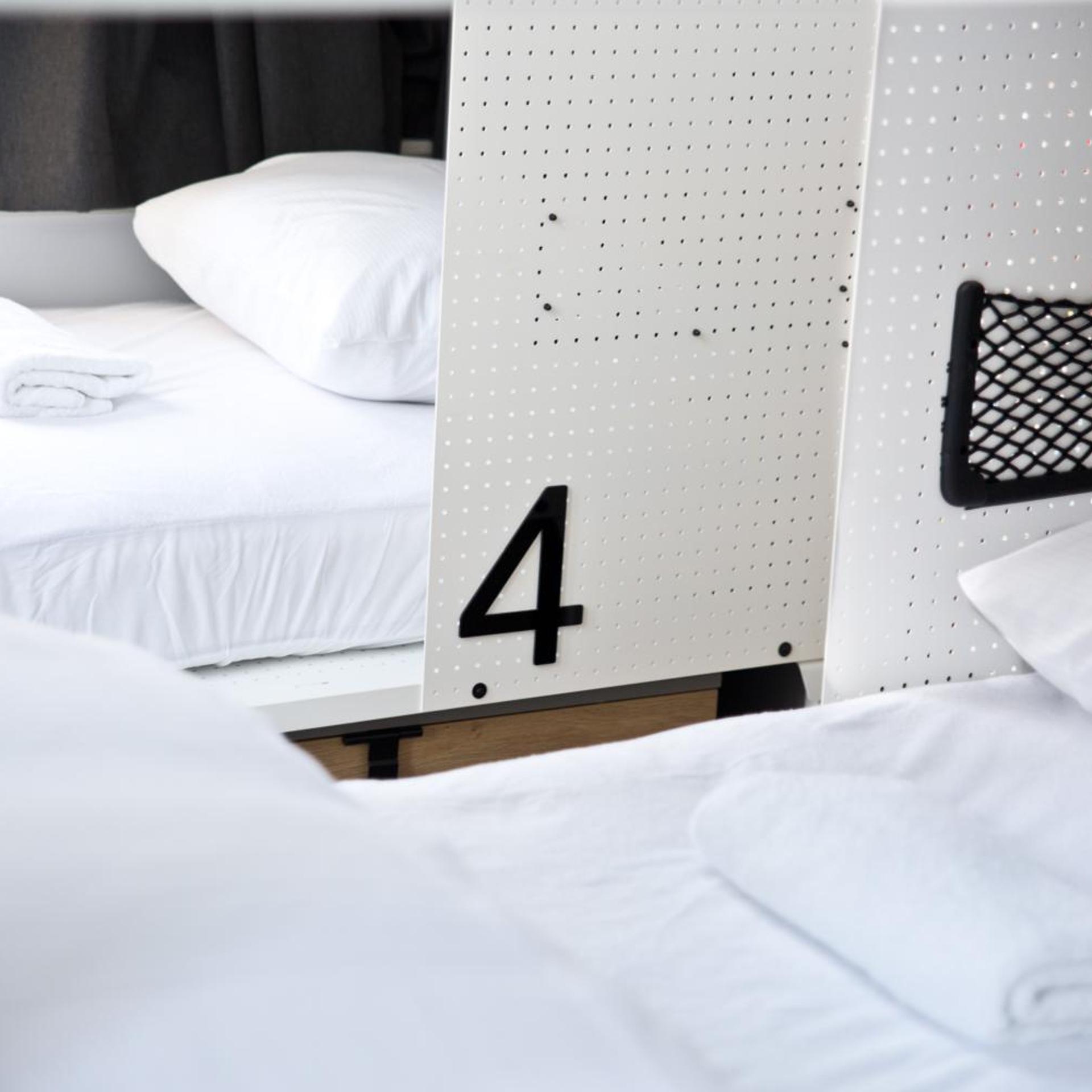 Private, 4 Beds