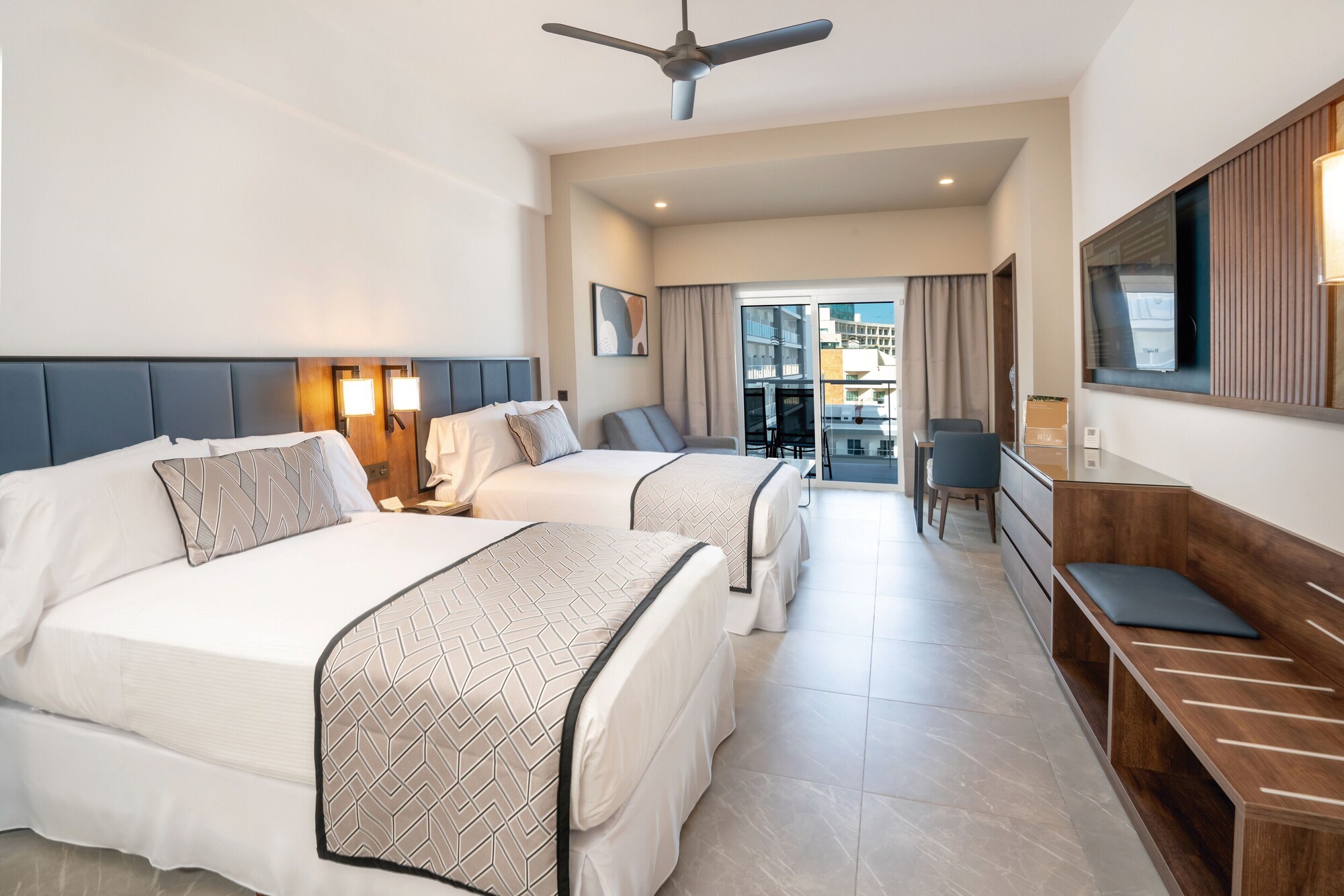 JUNIOR SUITE, PARTIAL SEA VIEW