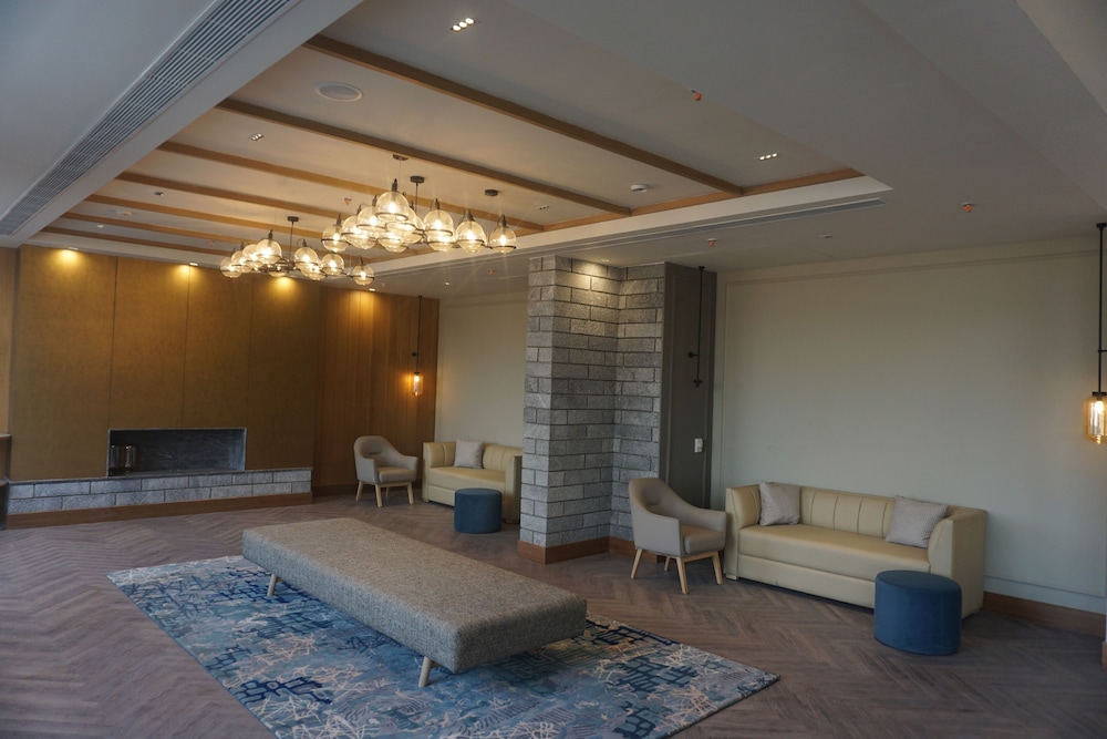 Sarovar Portico Srinagar 41/54