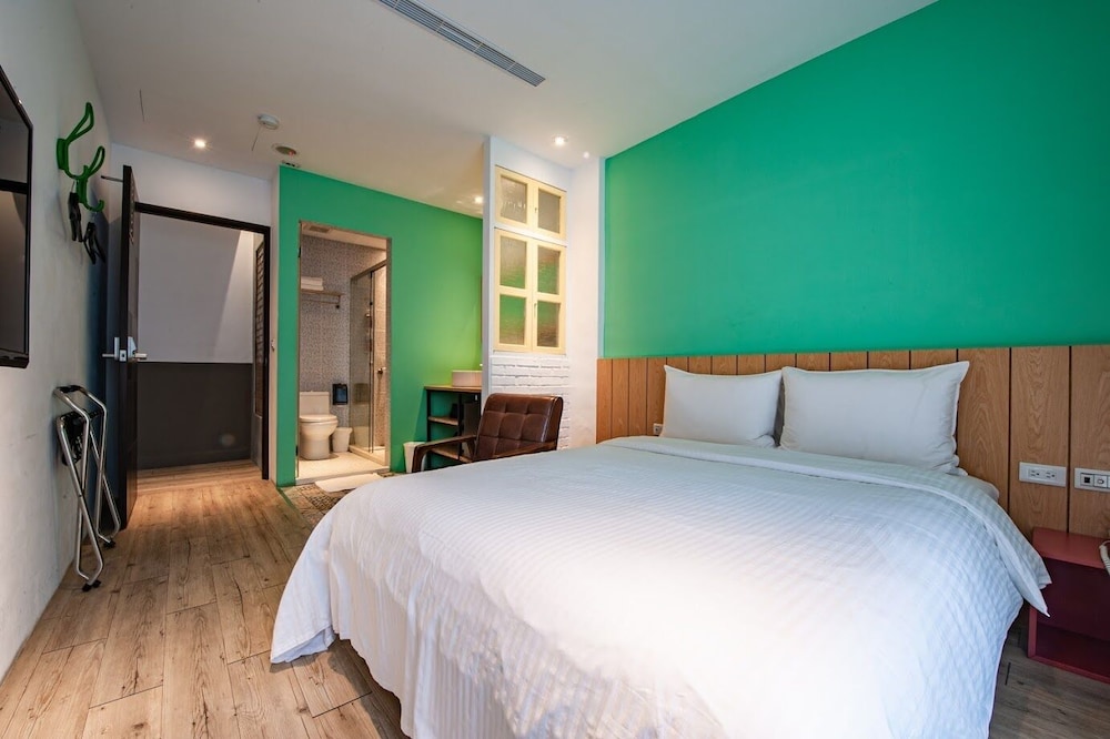 Here B&B 9/34