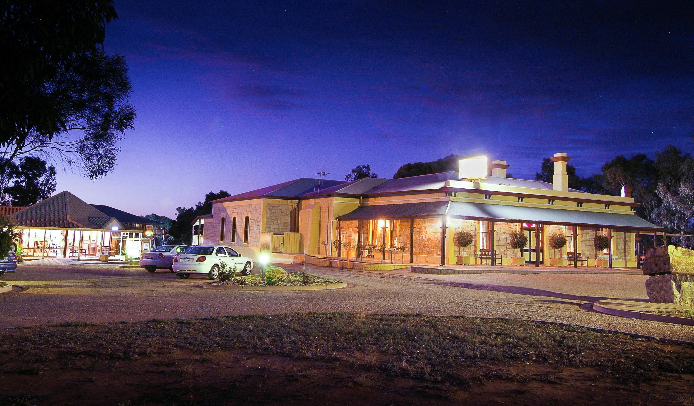 Standpipe Golf Motor Inn 2/48