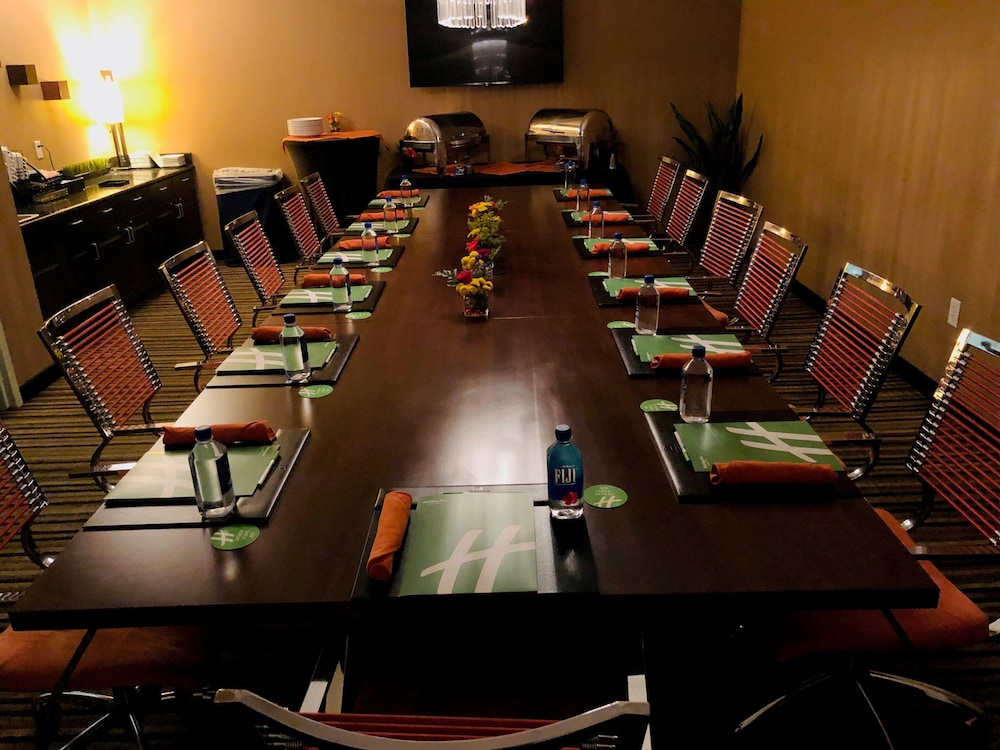 Holiday Inn Hotel And Suites Ocala Conference Center 54/71
