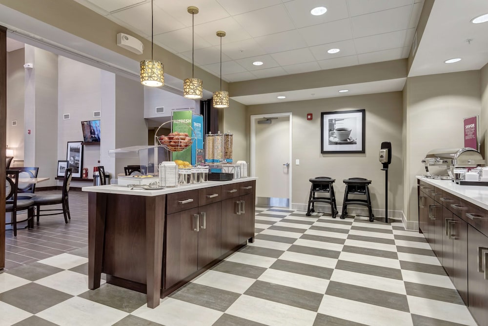 Hampton Inn St. Louis Wentzville MO 18/57