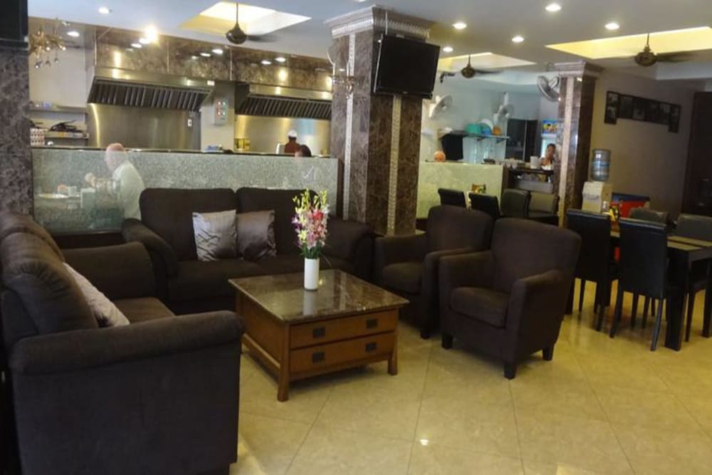 Maleez Lodge Hotel And Restaurant 37/52