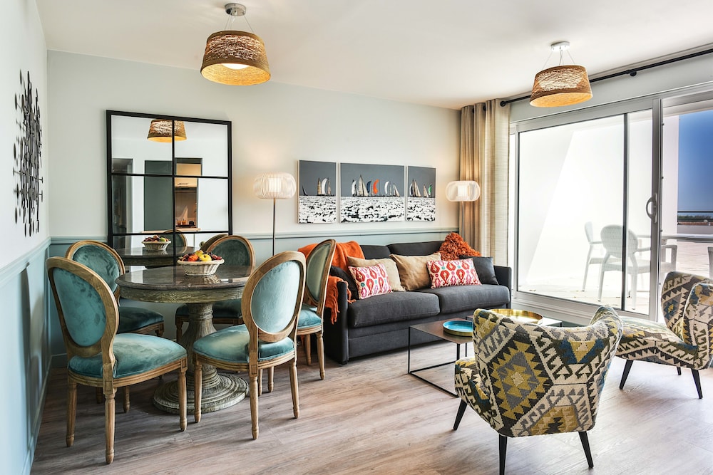 Hotel La Reserve 44/77