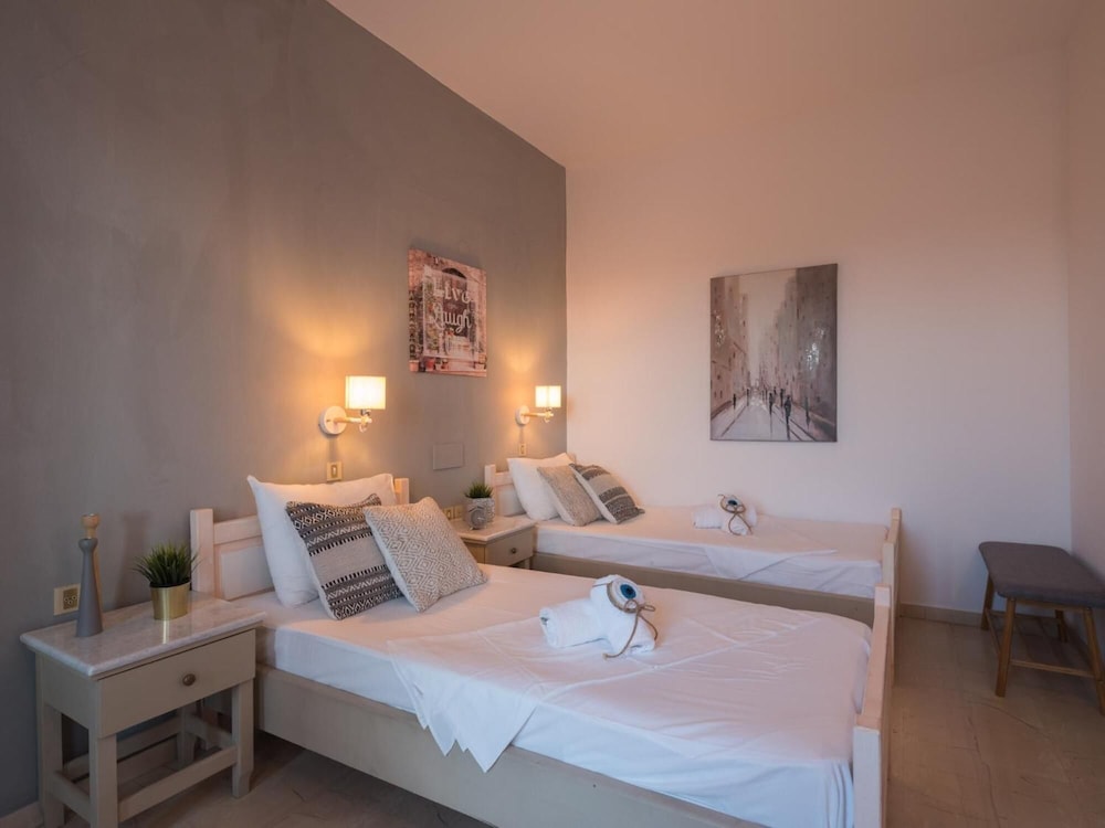 Pasiphae Hotel 21/64