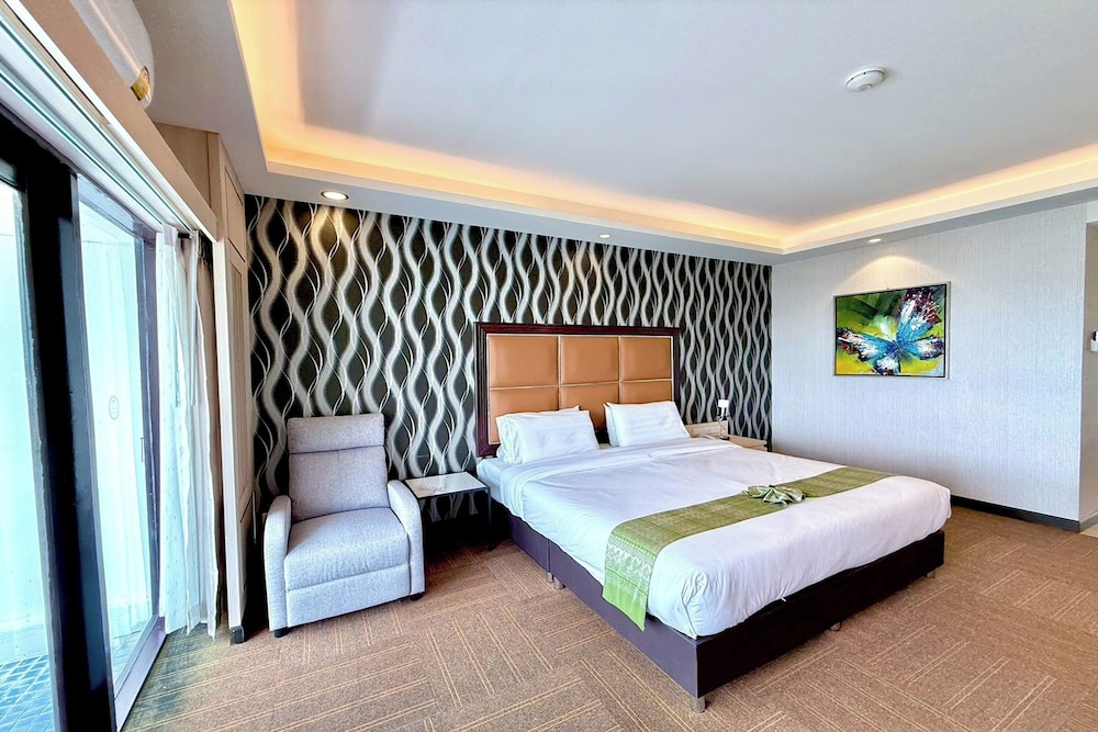 غرفة فاخرة بسرير كينج، Pailyn Hotel Phitsanulok 7/10