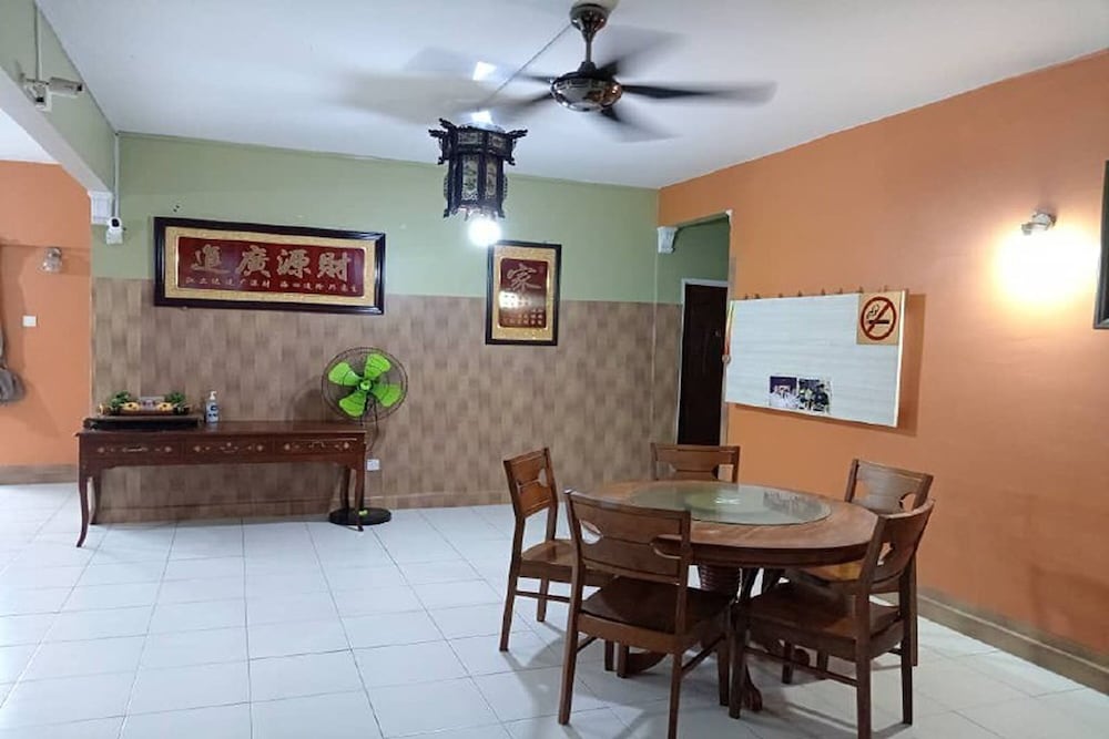 Aeon Tebrau Homestay & Hotel 7/62