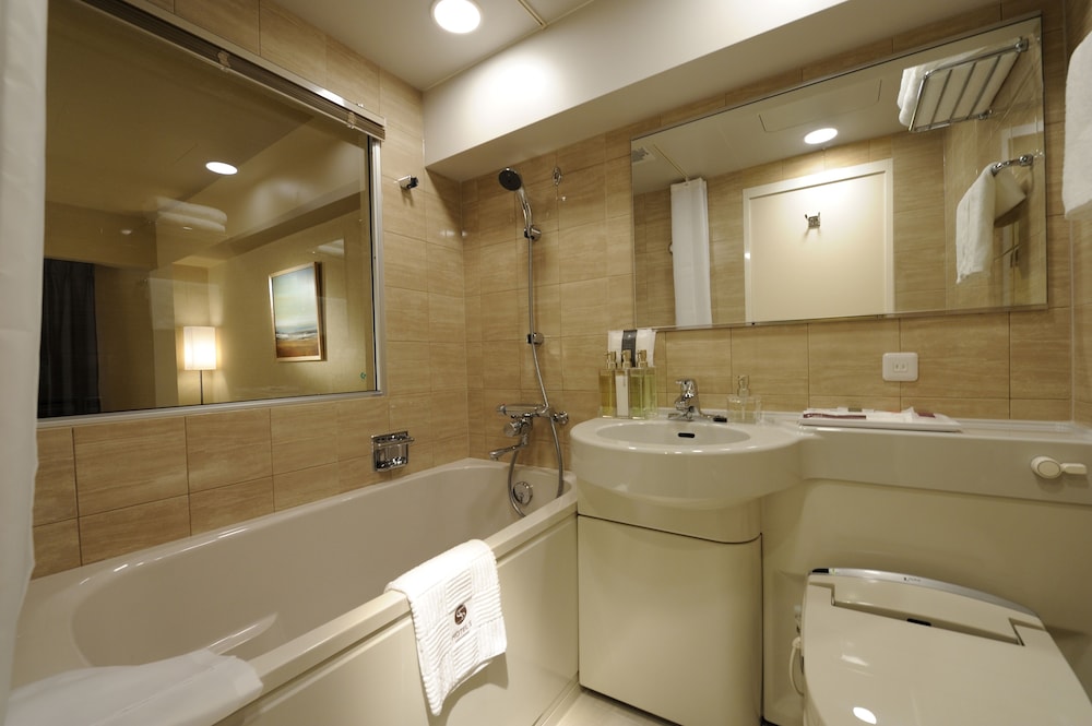 Roppongi Hotel S 72/75
