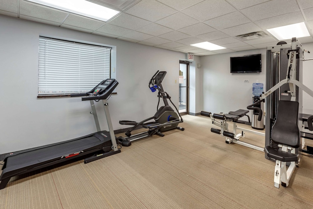 Quality Inn & Conference Centre Midland 35/54
