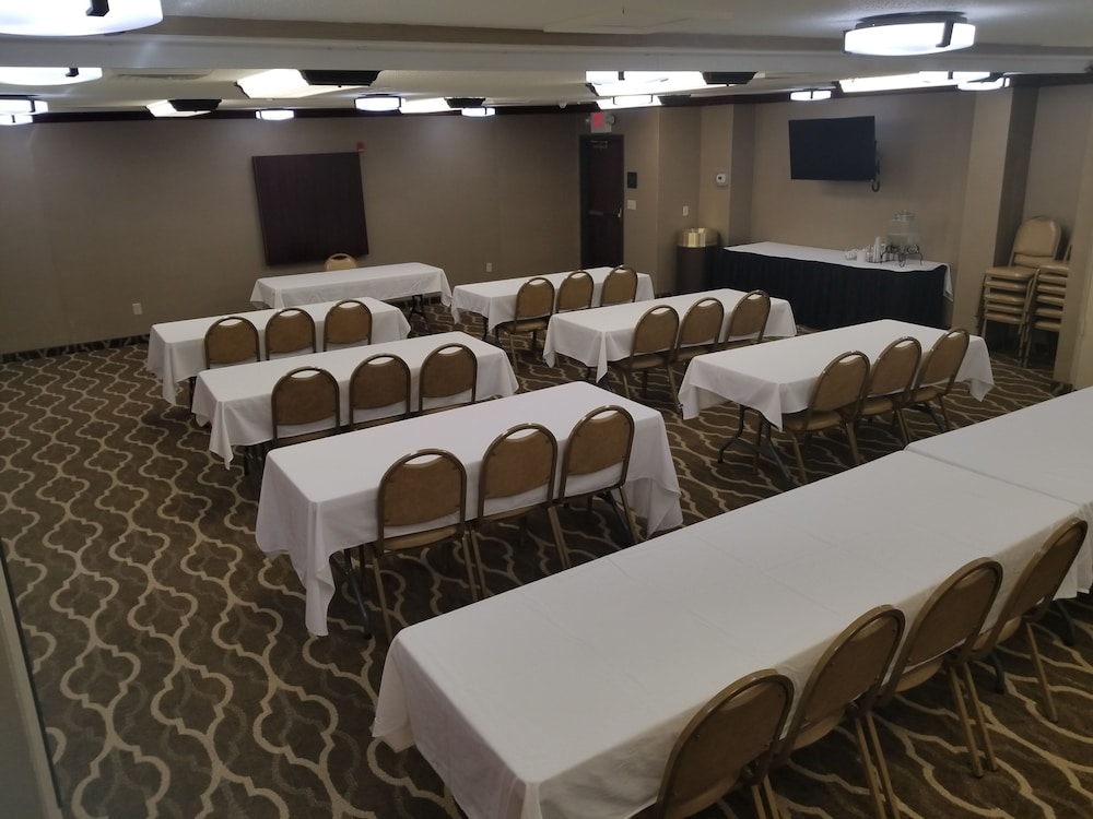 Comfort Inn & Suites St. Louis O Fallon 31/34
