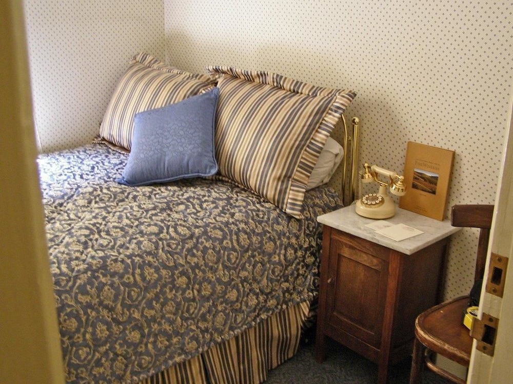 The Mendocino Hotel and Garden Suites 14/47